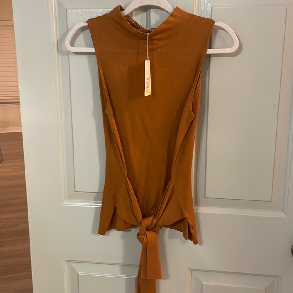 NEW TARGET BLOUSE
